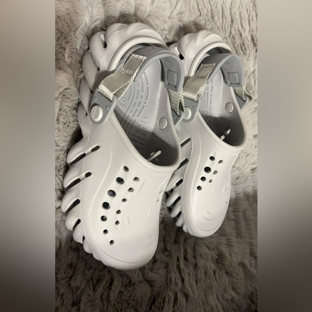 Crocs.. size J3